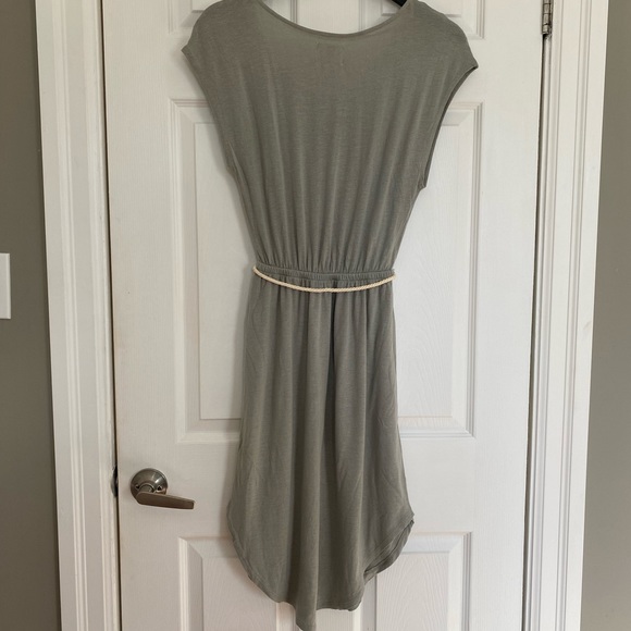 Quicksilver Dress - Picture 2 of 9